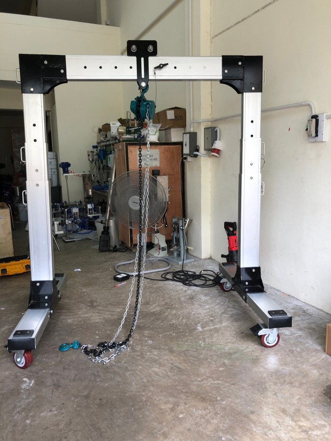 ขาเครนรองรับน้ำหนัก250kg. ปรับสูง 1650-2650mm กว้าง 1610-2260mm