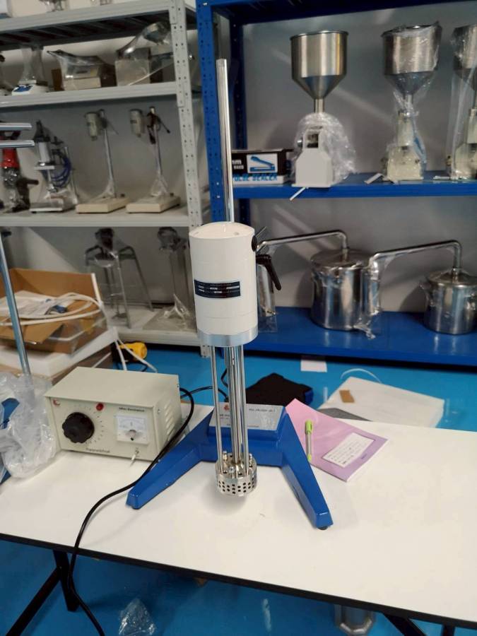 เครื่องผสมเนื้อครีมและของเหลว Lab homogenizer 510/300 wats