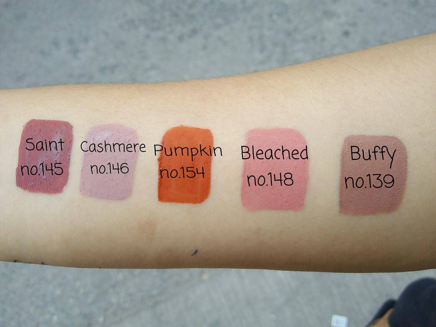 ลิปกลอสมีนาว SUPER MATTE แท่งสีดำ กันน้ำ ติดทนคุณ2