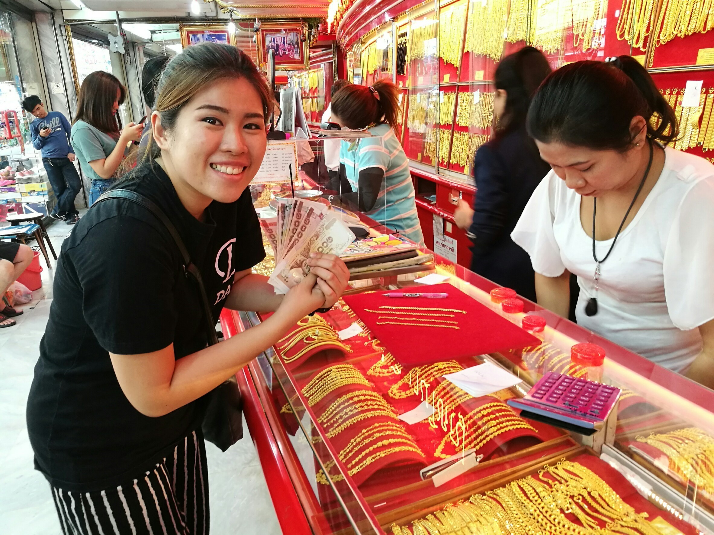 ขายจริง แจกจริง เครื่องสำอางค์ ต้องmeemie ainuoเลยจ้า สนใจเป็นตัวแทนจำหน่ายติดต่อได้เลยจ้า LINE : @meemie