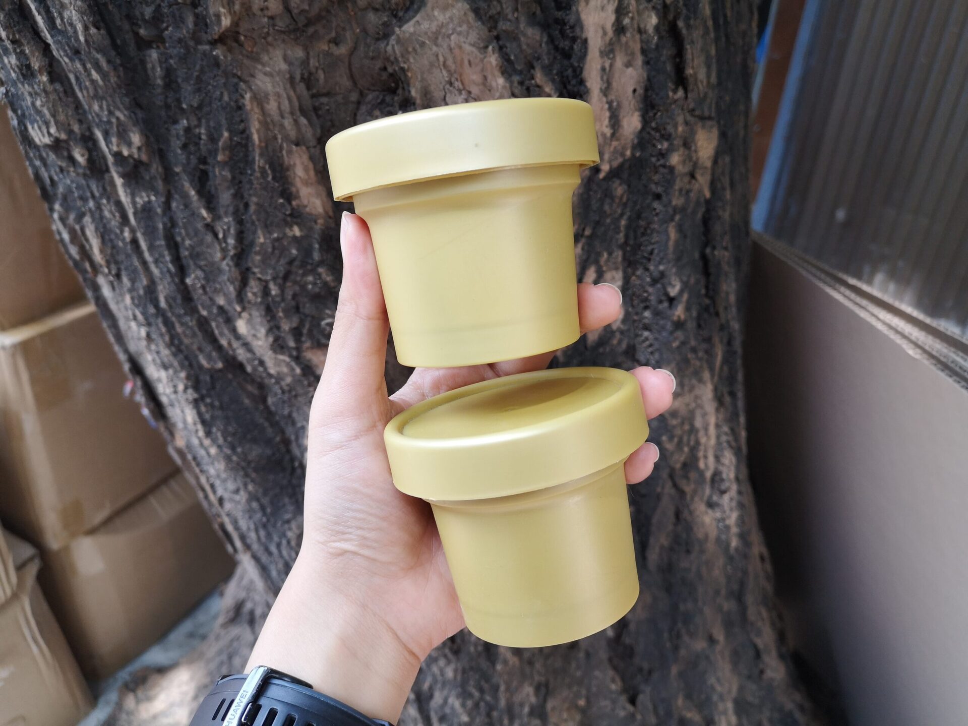 กระปุกโยเกิร์ต 100 กรัม สีทอง (HDPE-PP)