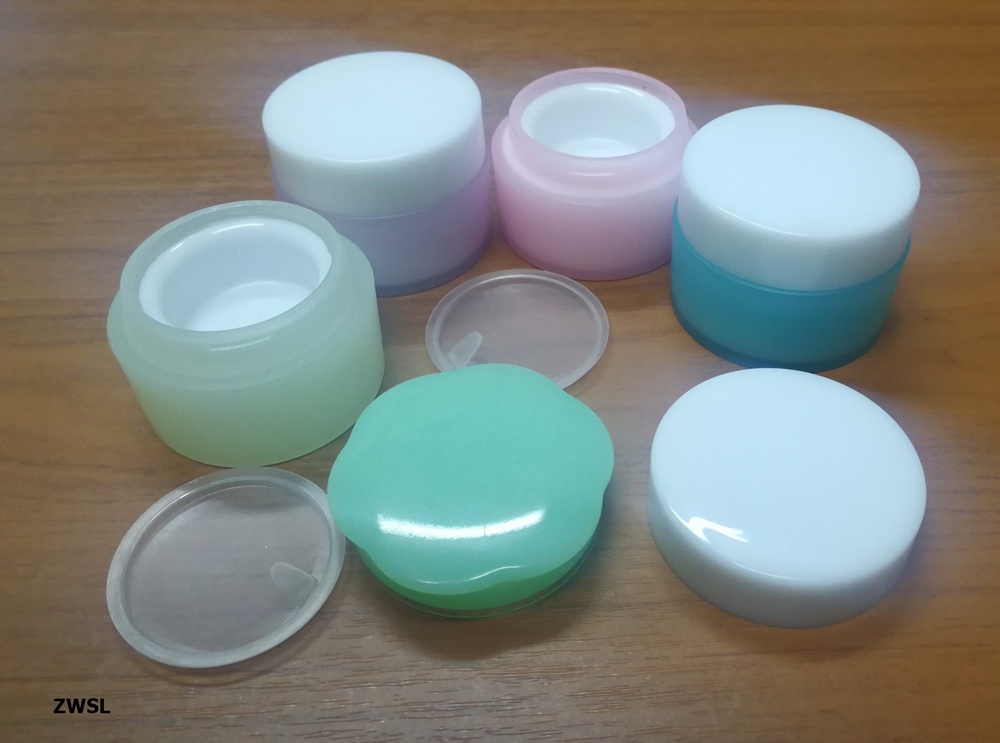 กระปุกครีม k0039 zwsl 5g สูง 31cm กว้าง4.1cm